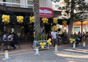 Hellim  Cafe &Restaurant Girne Kordonboyun da Ald