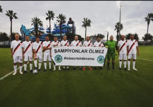 KKTC Cumhuriyet Meclisi Futbol Takımı Antalya da Şampiyon Melekleri Unutmadı